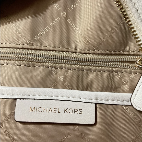 Michael Kors White and Red Backpack with Striking Design - Picture 9 of 9